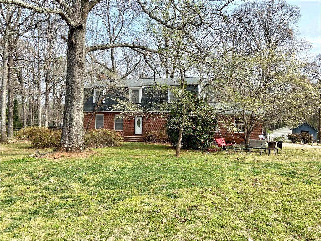 318 Bowen Drive - Photo 1