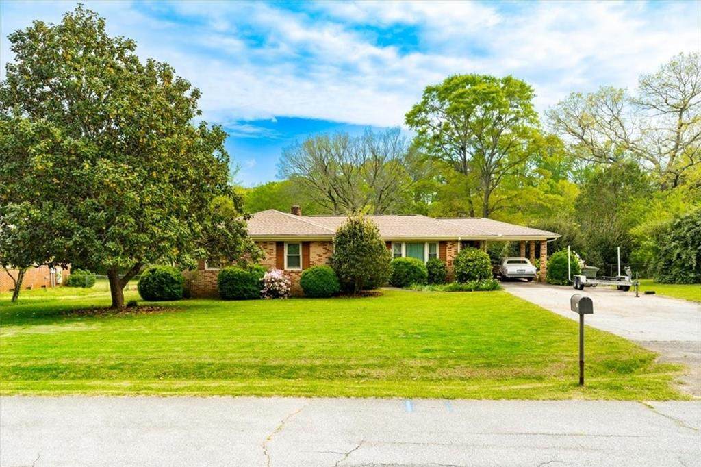 208 Manley Drive - Photo 1