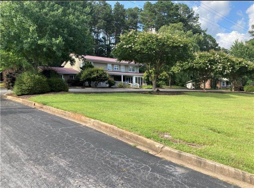 10229 Clemson Boulevard - Photo 1