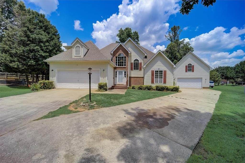 407 Lancelot Court - Photo 1