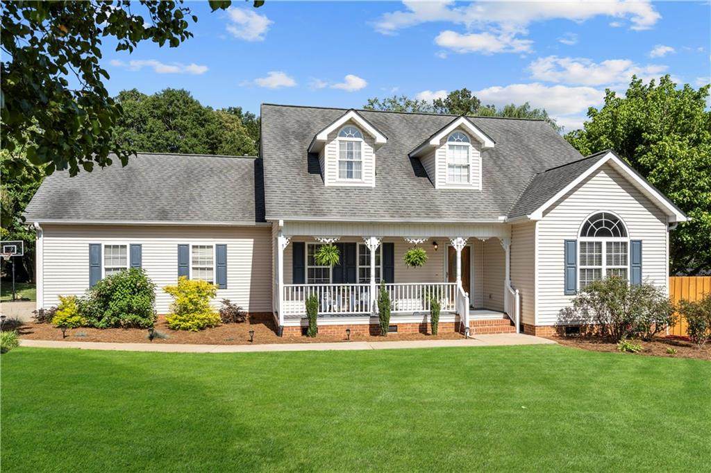 118 Saddlebrook Avenue - Photo 1