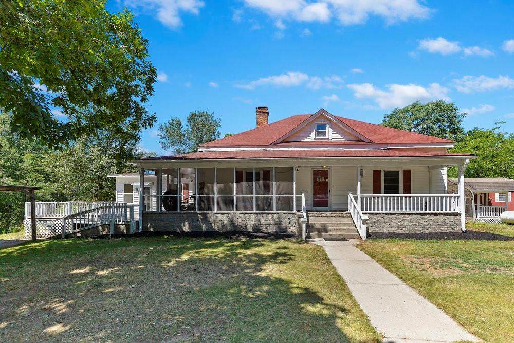 21 Champlain Drive - Photo 1