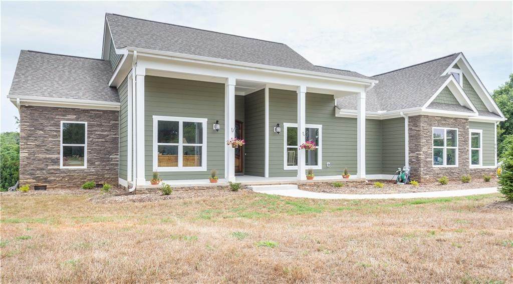 601 Acorn Way - Photo 1