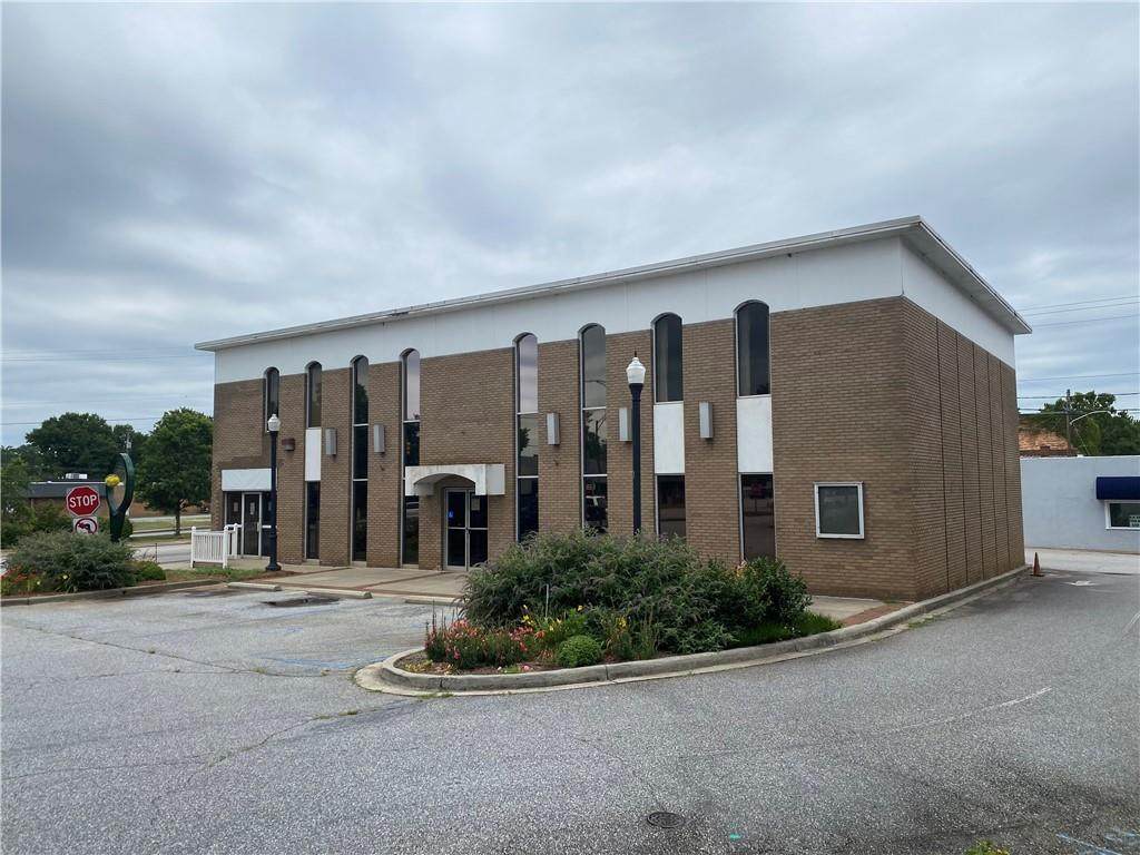 318 City Square - Photo 1