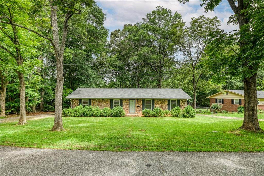 10 Pine Lane - Photo 1