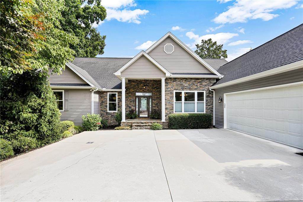 304 Shores Drive - Photo 1