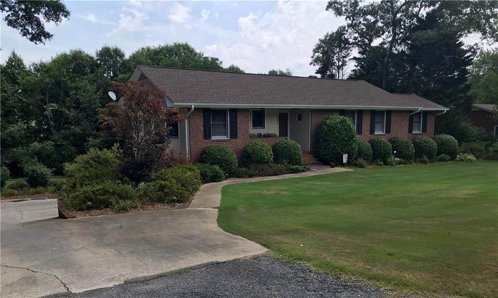 694 Pinewood Drive - Photo 1