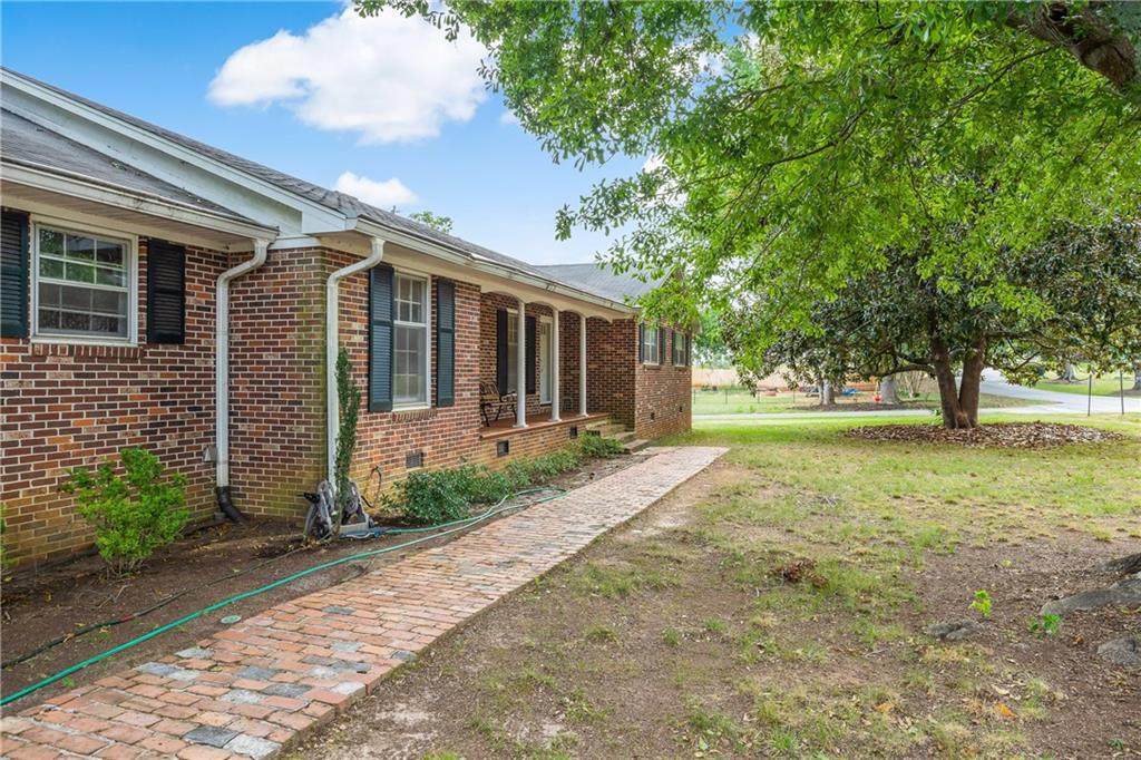 502 Watkins Drive - Photo 1