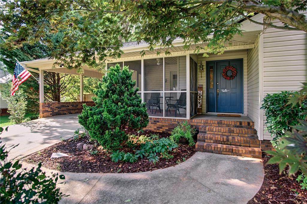 203 Skyview Drive - Photo 1