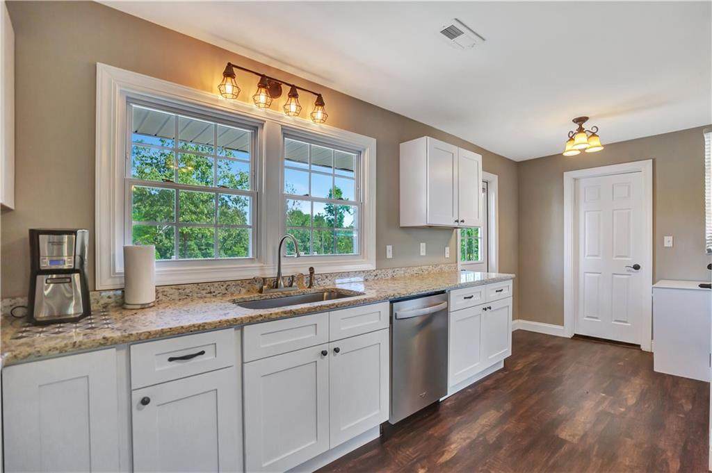 1070 Westminster Highway - Photo 1