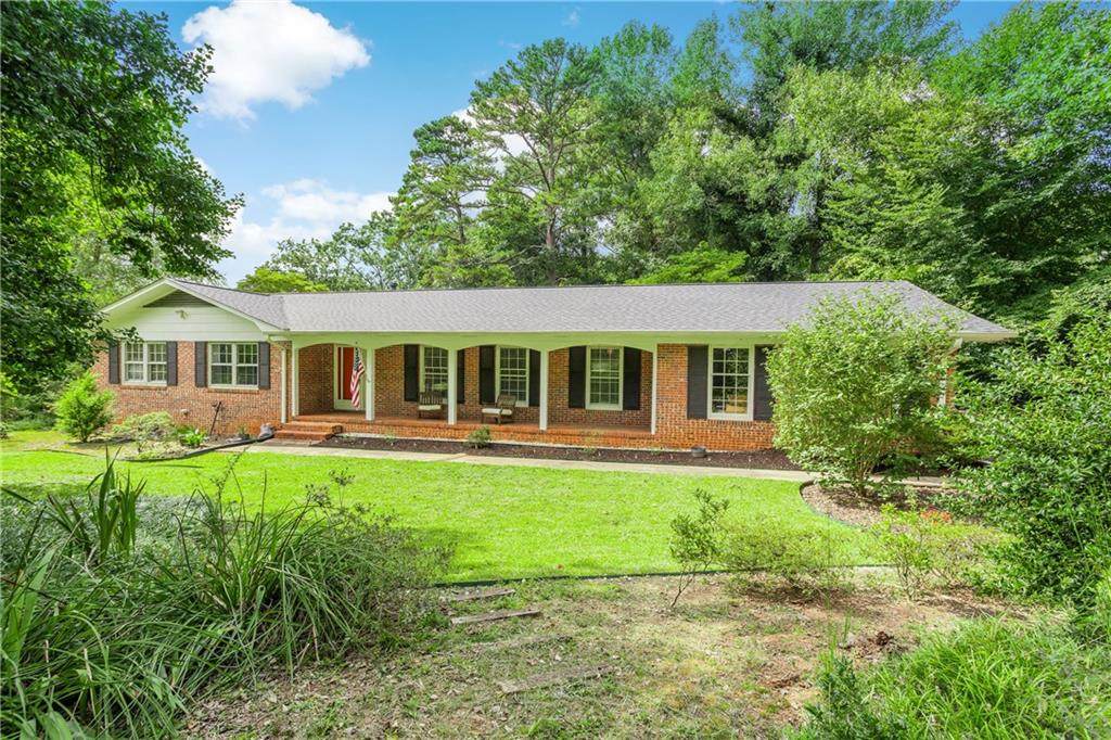 226 Camelot Road - Photo 1