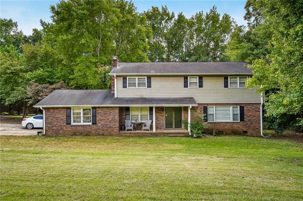 901 Parkwood Drive - Photo 1