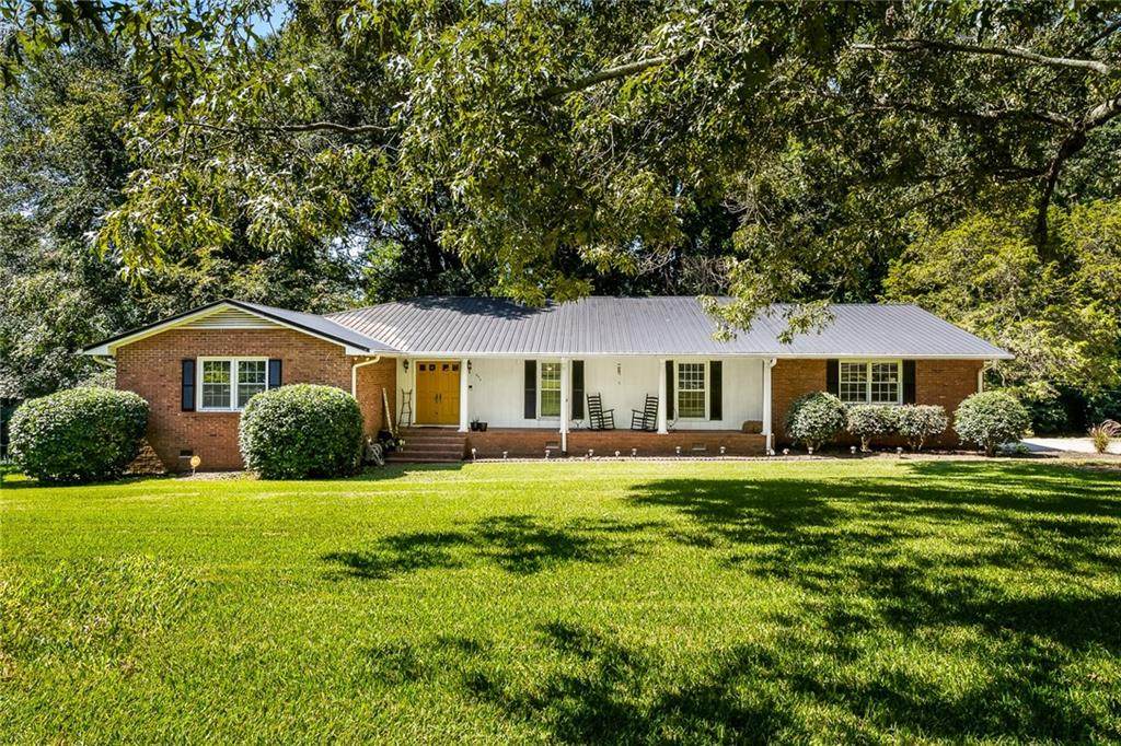 604 Timberlake Road - Photo 1