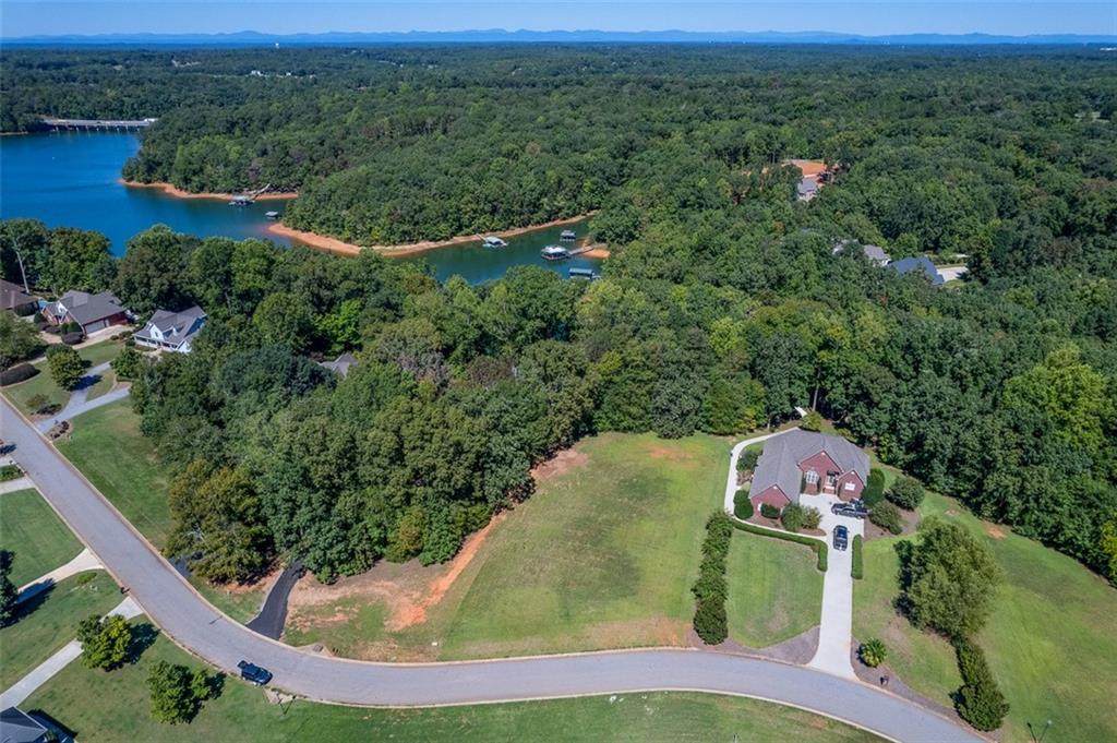112 Topsail Drive - Photo 1