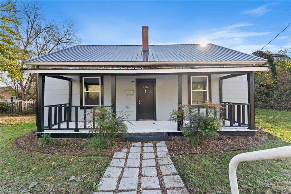 605 Gossett Street - Photo 1