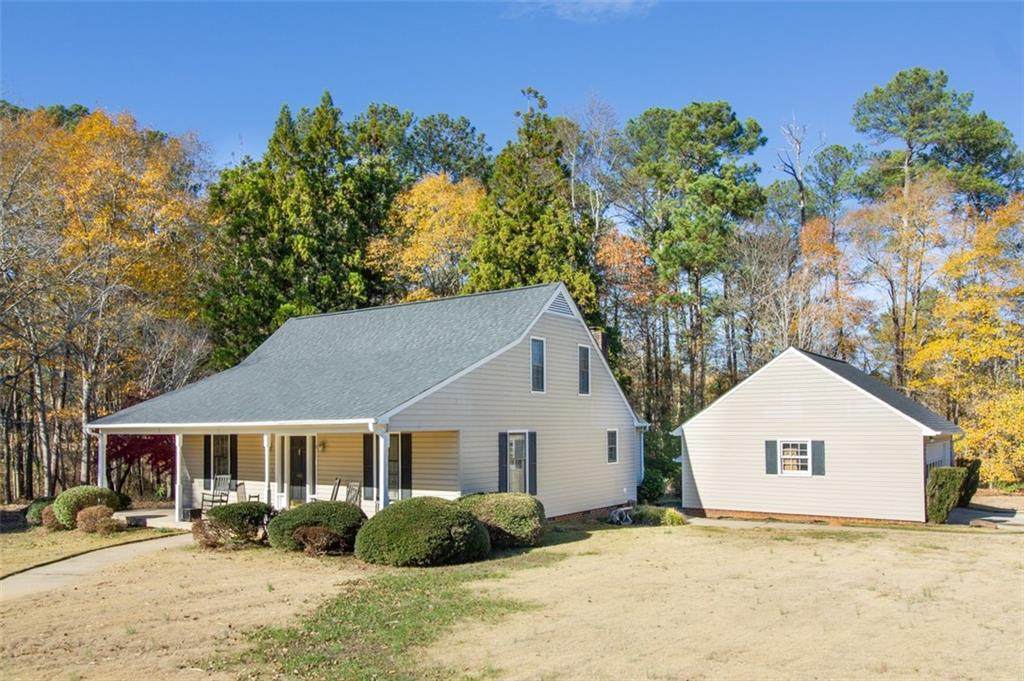 403 Quail Hollow - Photo 1