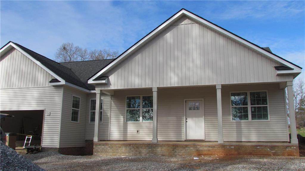 102 Rhoe Circle - Photo 1