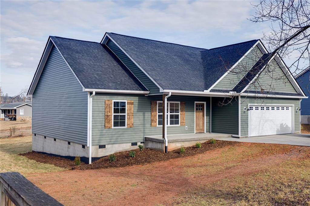 210 Kathmaette Drive - Photo 1