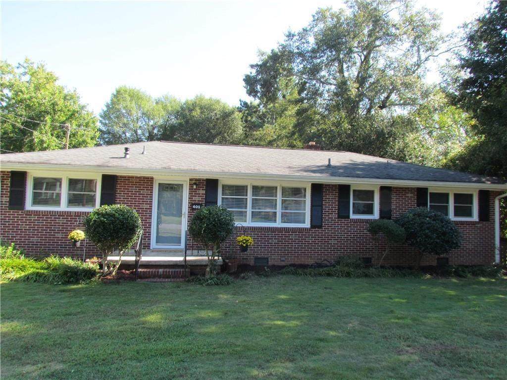 401 Oak Drive - Photo 1