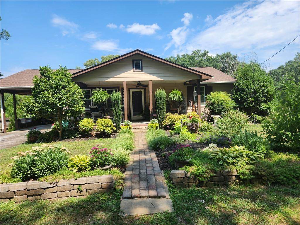 203 Laurel Street - Photo 1