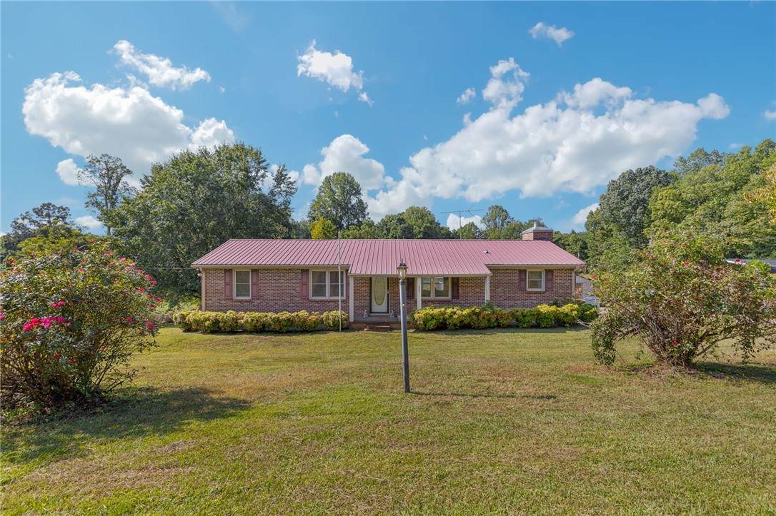 152 N Forest Circle - Photo 1