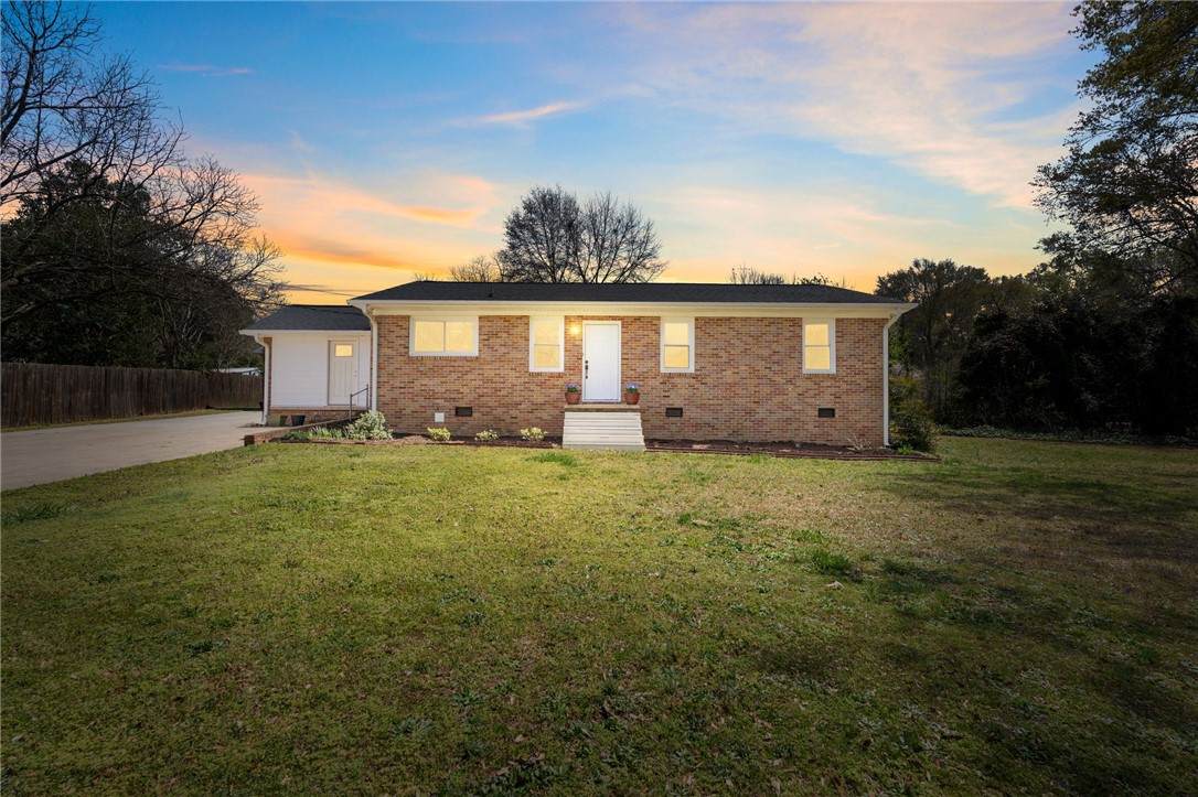 104 Bermuda Drive - Photo 1