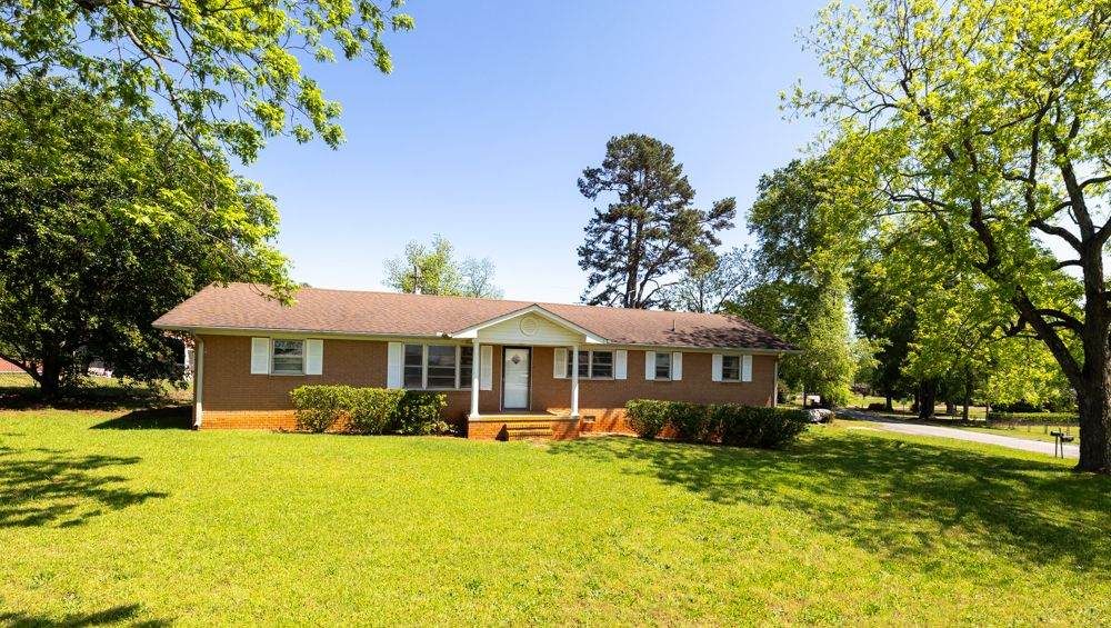 2403 Dobbins Bridge Road - Photo 1