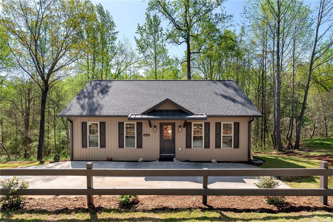 3062 Woodale Circle - Photo 1