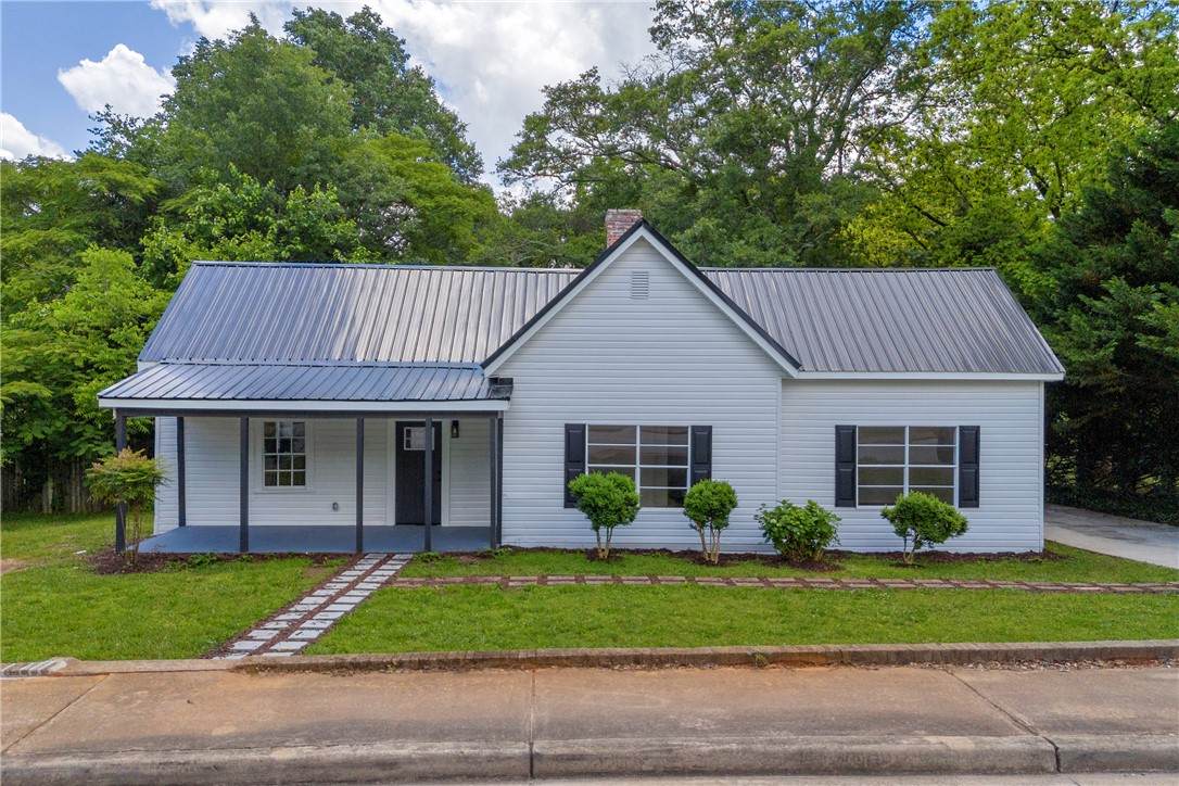 904 Main Street - Photo 1