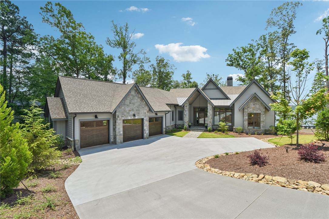 221 Hermitage Drive - Photo 1