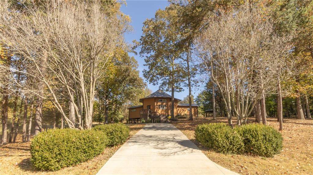 354 Chickasaw Drive - Photo 1