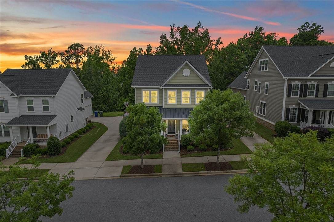 329 Algonquin Trail - Photo 1