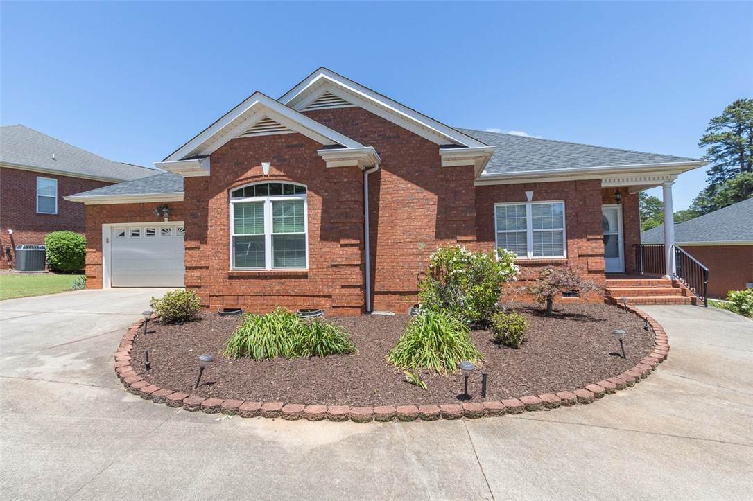 207 Green Chase - Photo 1