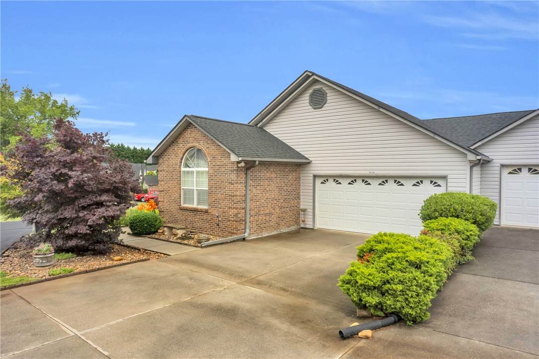1314 Cobbs Glen Drive - Photo 1