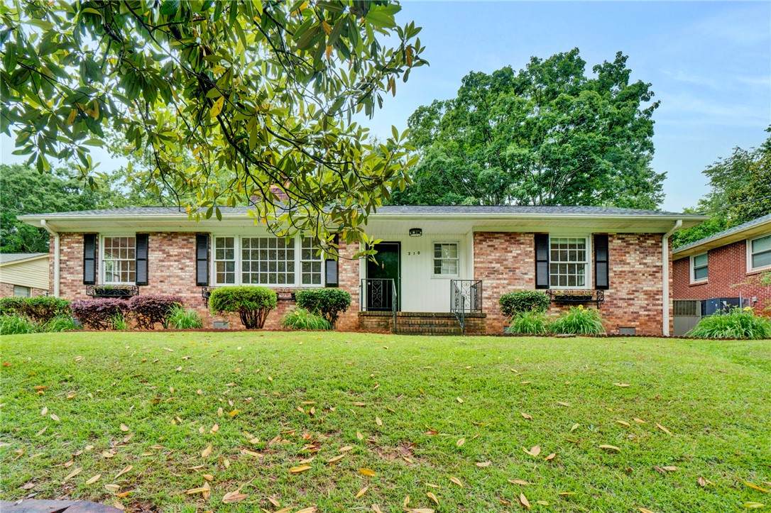 210 Fleetwood Drive - Photo 1