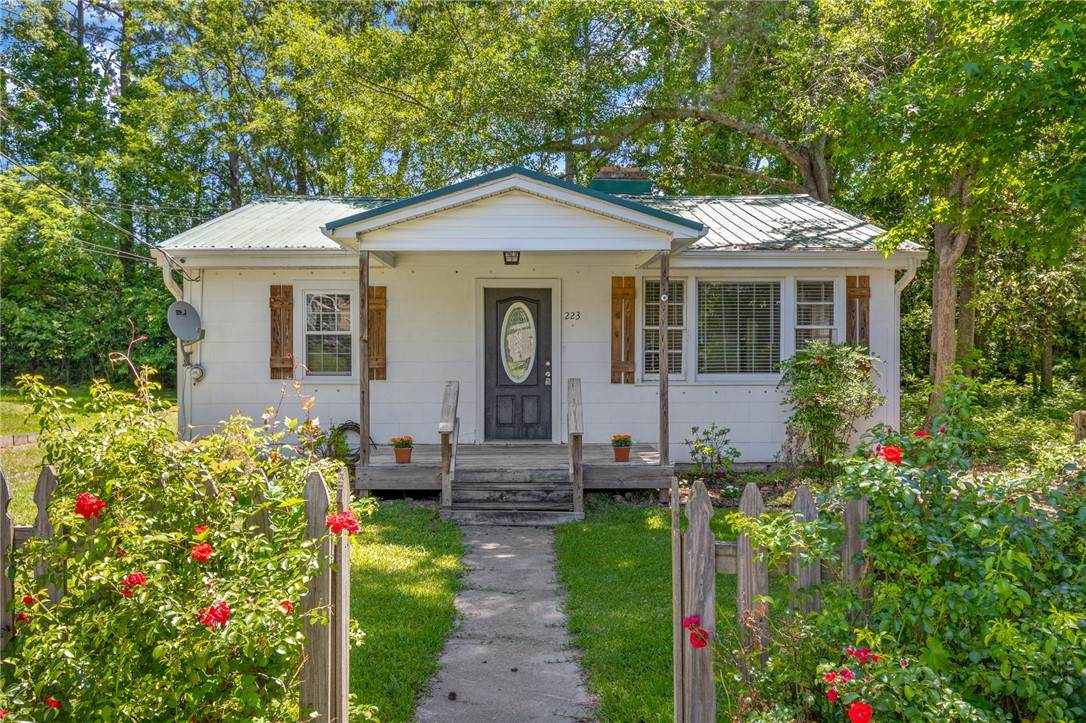 223 Tompkins Street - Photo 1