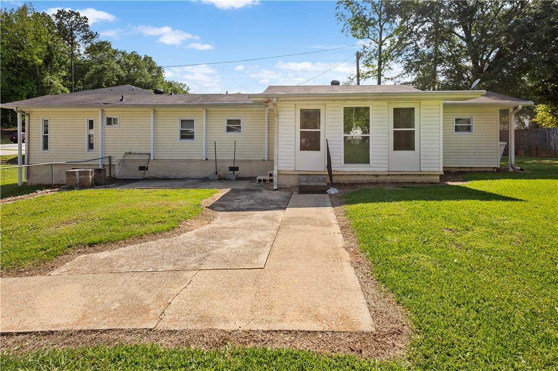 501 Cromer Road - Photo 1