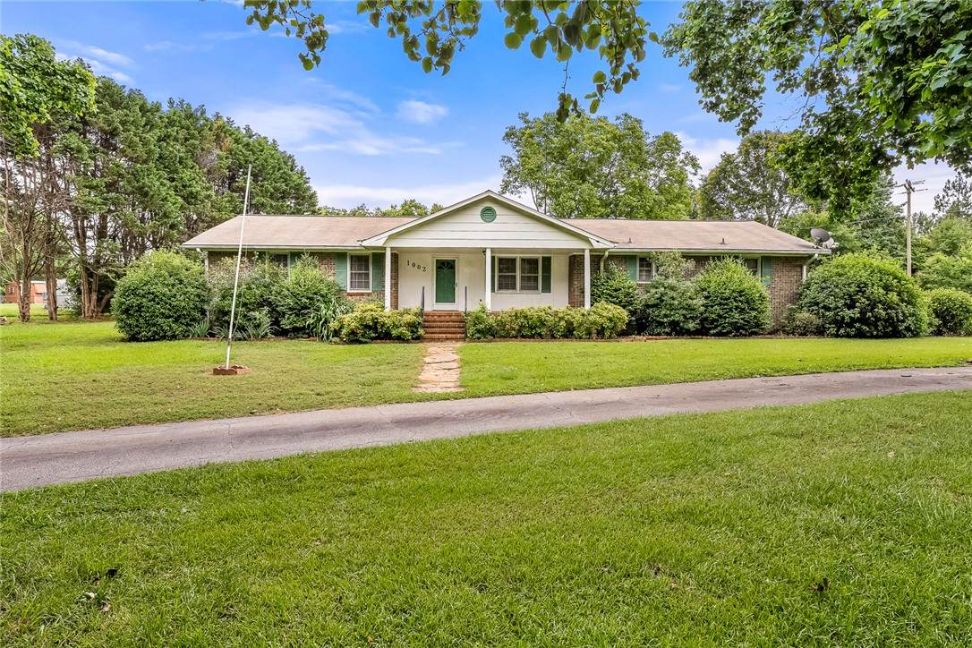 1002 Dickerson Road - Photo 1