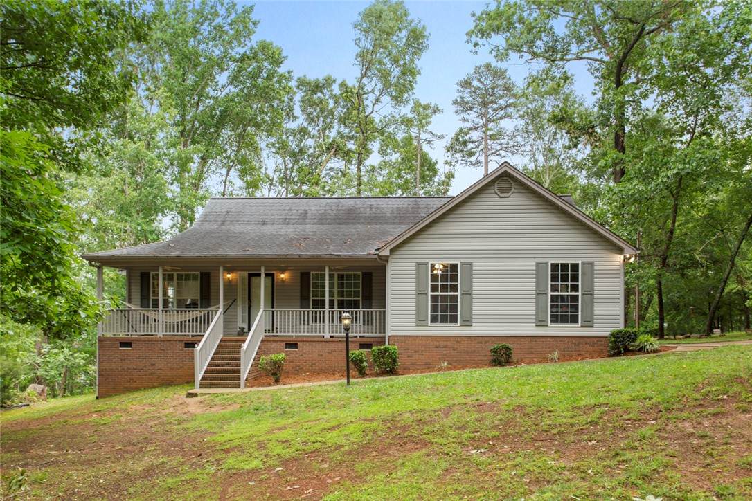 802 Pebble Lane - Photo 1