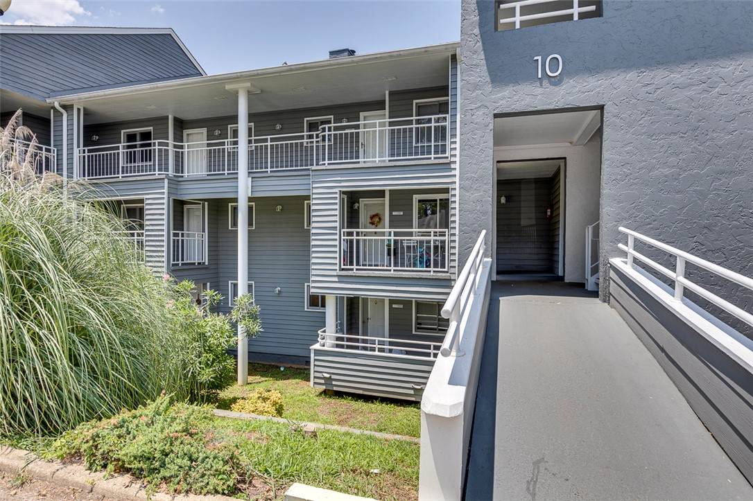 1011 Northlake Drive - Photo 1