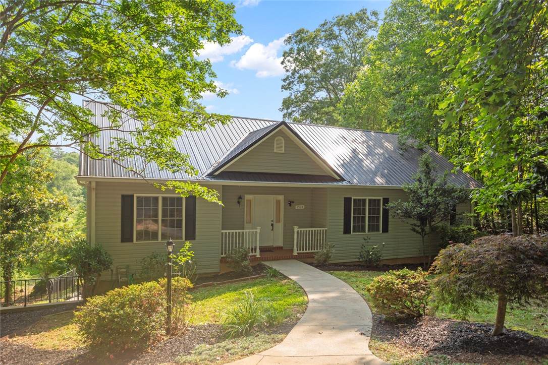 204 Lakeside Drive - Photo 1