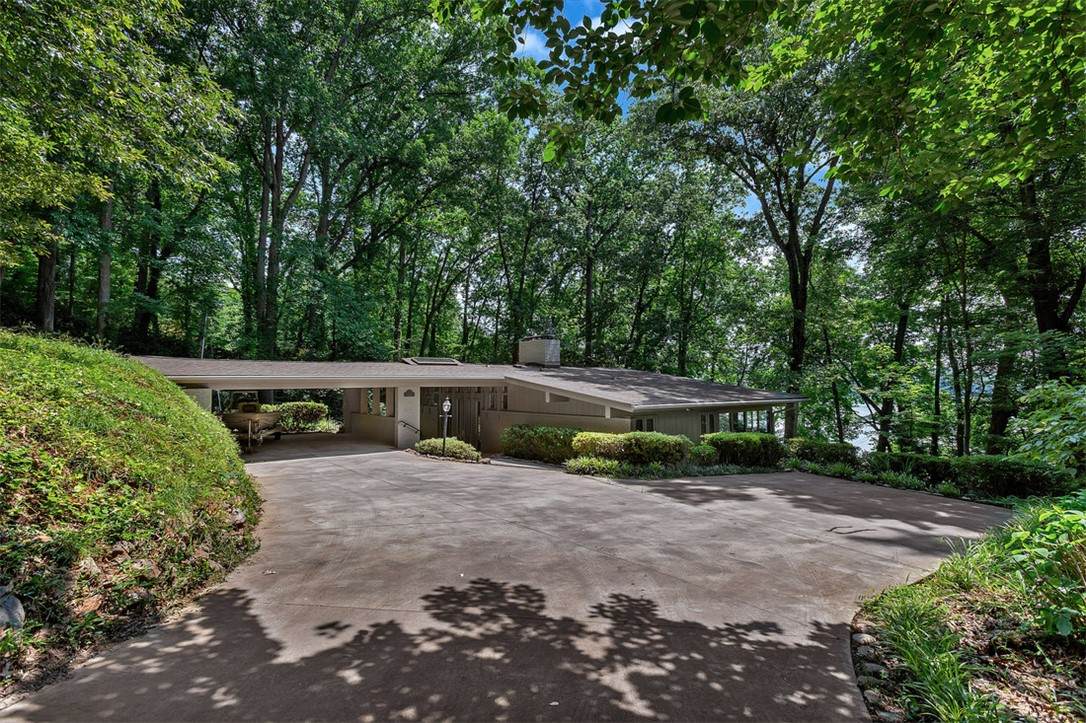 1613 Arlington Drive - Photo 1