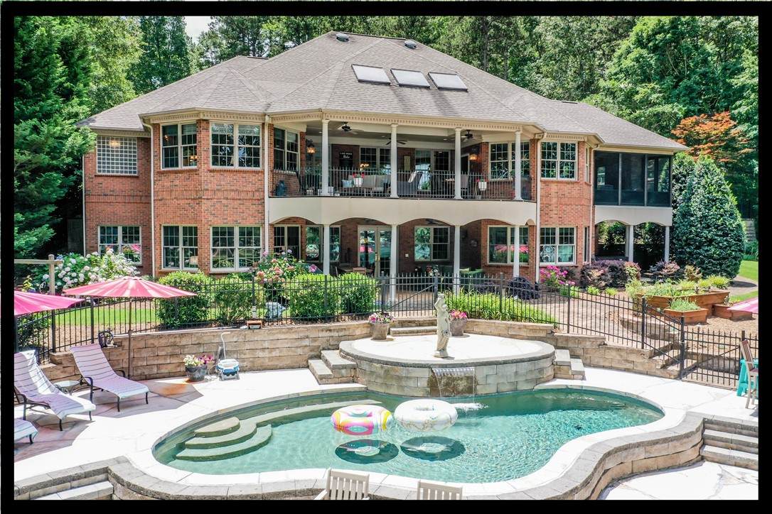 405 Windcrest Court - Photo 1