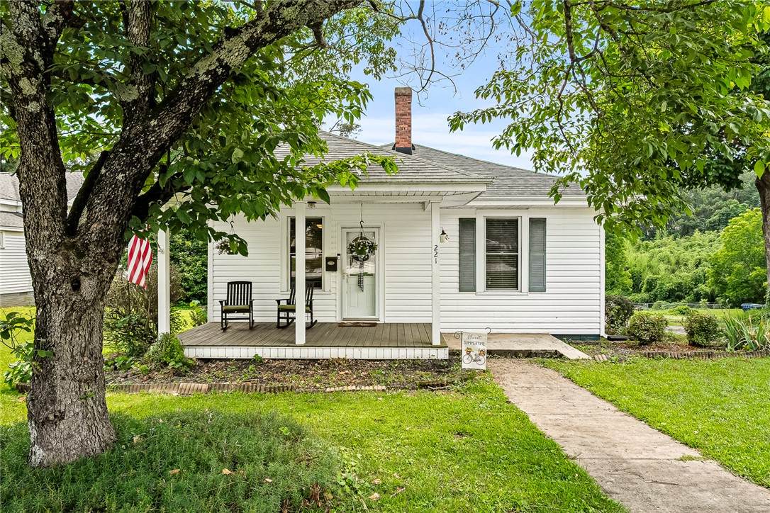 221 Lebby Street - Photo 1