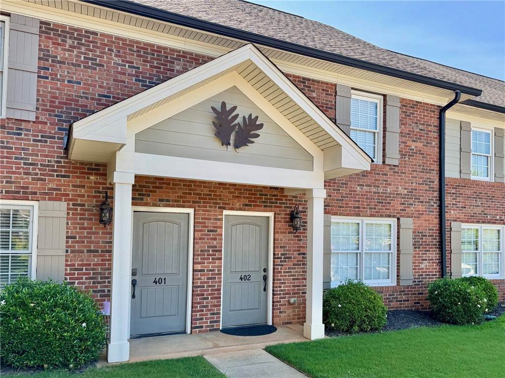 209 Calhoun Street - Photo 1