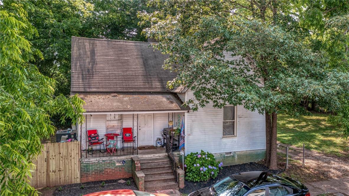 209 A Street - Photo 1