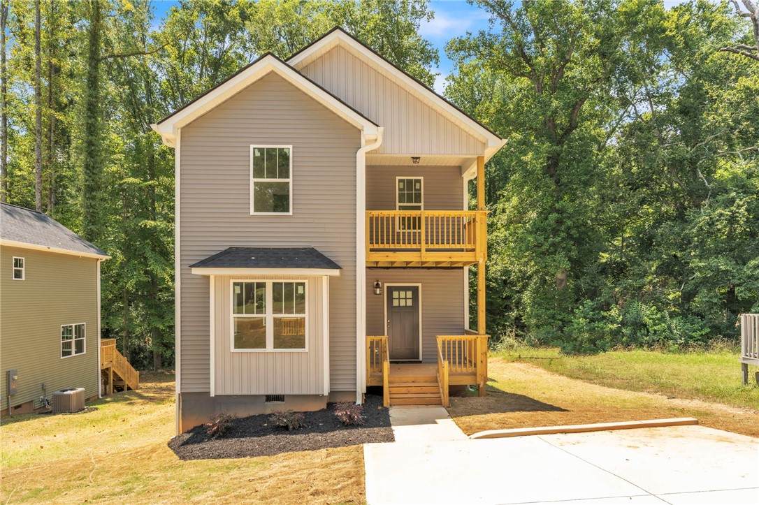 402 Woodland Circle - Photo 1