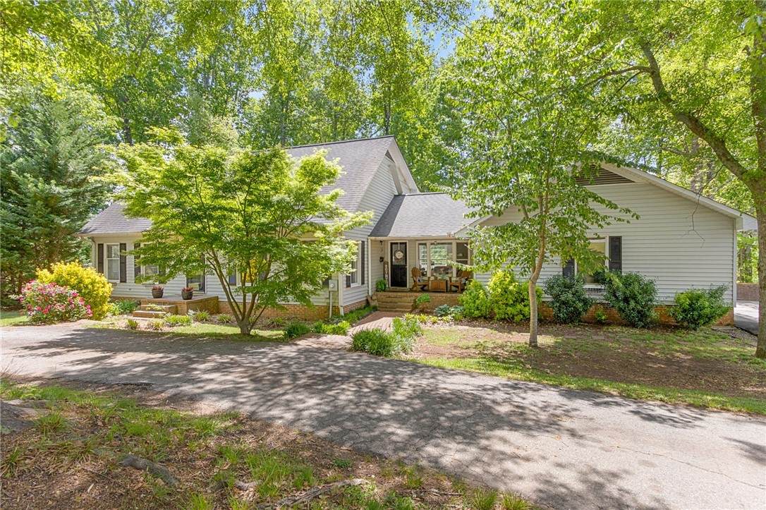 204 Garner Road - Photo 1