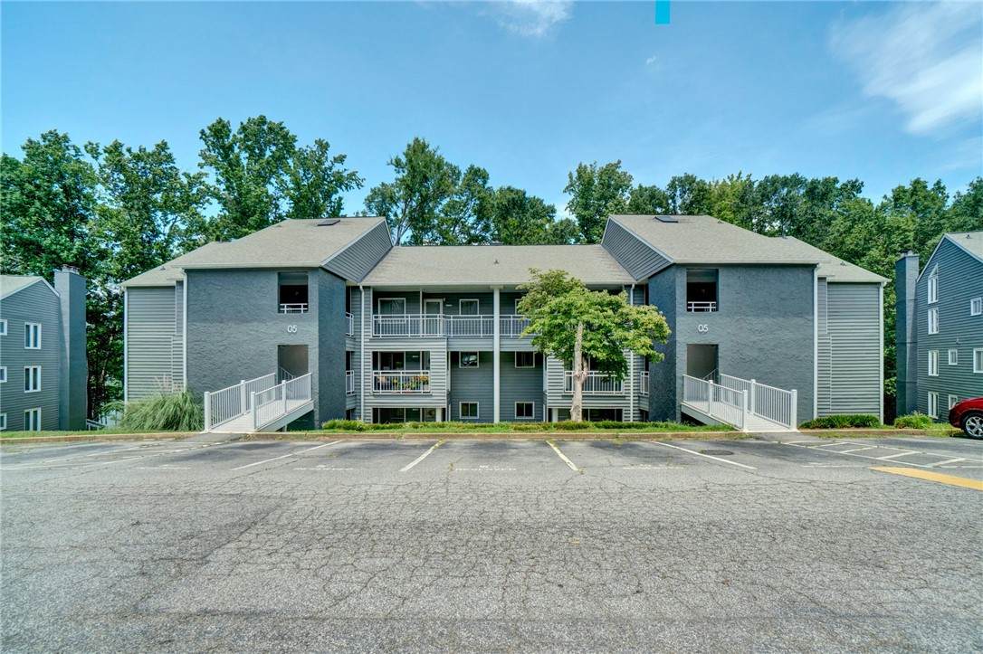 505 Northlake Drive - Photo 1