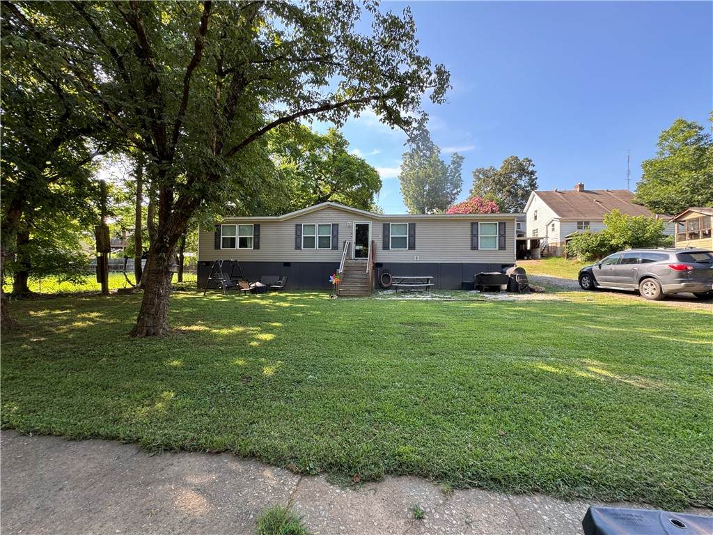 325 South Avenue - Photo 1